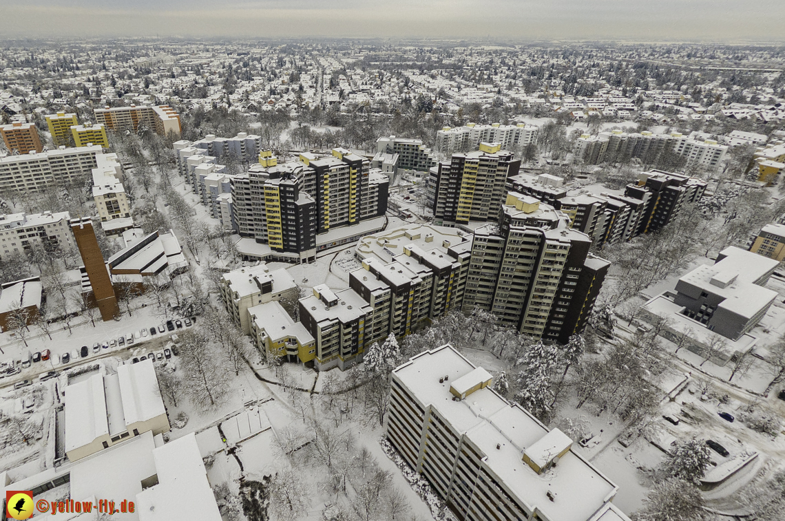 04.12.2021 - Karl-Marx-Ring und Marx-Zentrum in Neuperlach